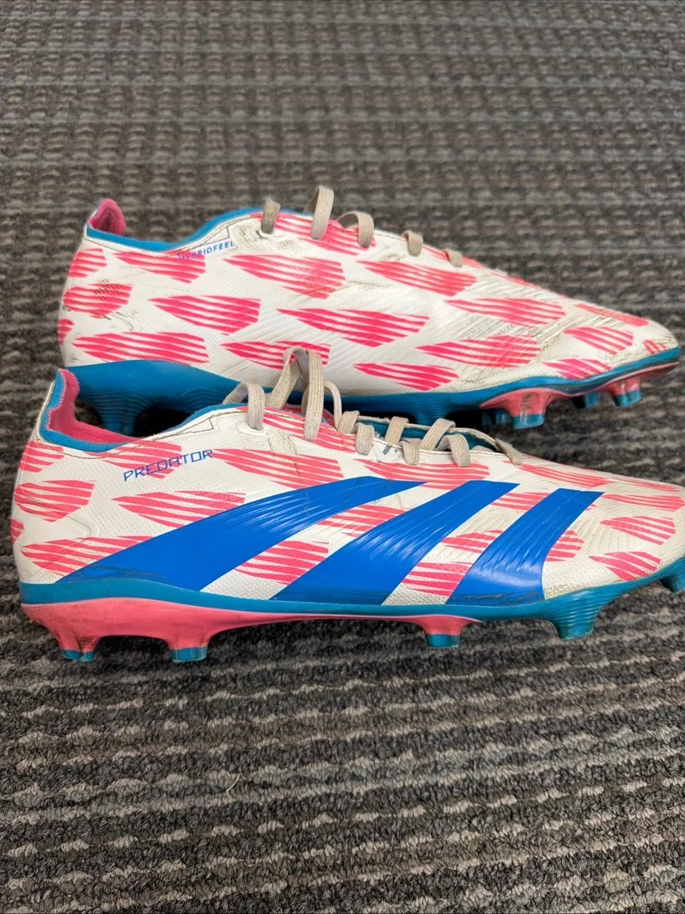 adidas mens predator White Pink & Blue Soccer Cleats size 10